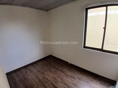 Casa de 5 alcobas en venta en Las Delicias, Bogotá, 253 m² · foto 7 de 15