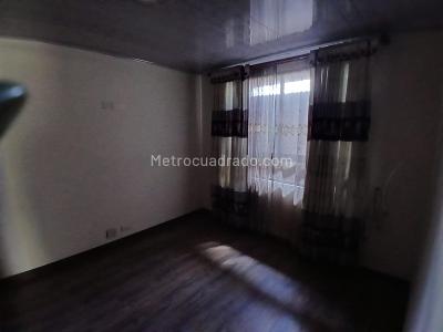 Casa de 5 alcobas en venta en Las Delicias, Bogotá, 253 m² · foto 8 de 15