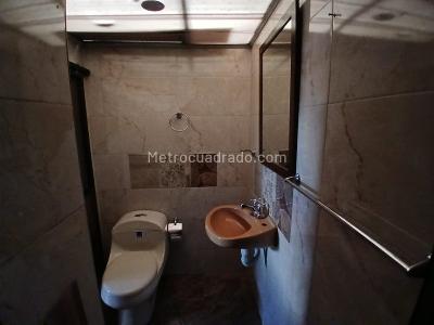 Casa de 5 alcobas en venta en Las Delicias, Bogotá, 253 m² · foto 9 de 15