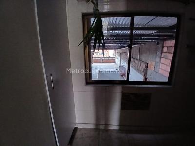 Casa de 5 alcobas en venta en Las Delicias, Bogotá, 253 m² · foto 11 de 15