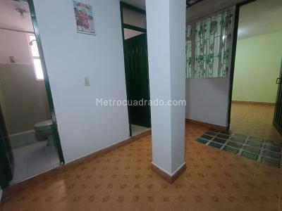 Casa de 5 alcobas en venta en Flandes Fontibon, Bogotá, 200 m² · foto 2 de 13
