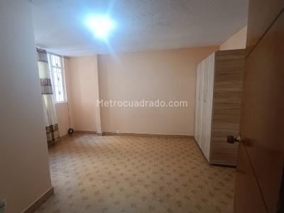 Casa de 5 alcobas en venta en Flandes Fontibon, Bogotá, 200 m² · foto 9 de 13