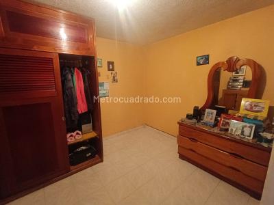 Casa de 5 alcobas en venta en Flandes Fontibon, Bogotá, 200 m² · foto 10 de 13