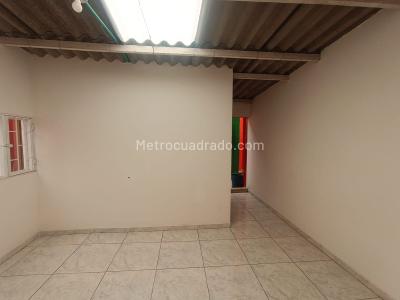 Casa de 5 alcobas en venta en Flandes Fontibon, Bogotá, 200 m² · foto 12 de 13