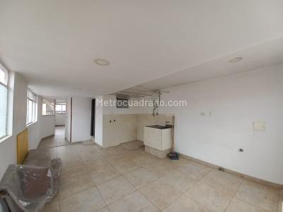 Casa de 5 alcobas en venta en El Nogal, Soacha, 242 m² · foto 6 de 20