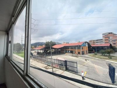 Casa de 5 alcobas en venta en El Nogal, Soacha, 242 m² · foto 10 de 20