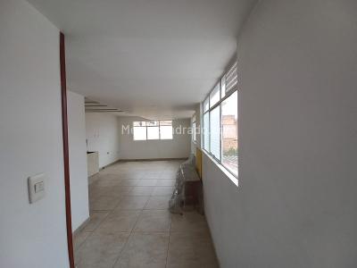 Casa de 5 alcobas en venta en El Nogal, Soacha, 242 m² · foto 11 de 20