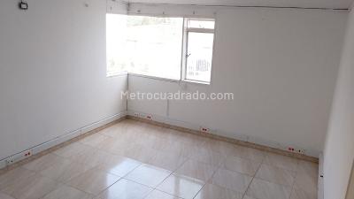 Casa de 5 alcobas en venta en Pontevedra, Bogotá, 301 m² · foto 3 de 14