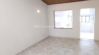 Casa de 5 alcobas en venta en Pontevedra, Bogotá, 301 m² · foto 7 de 14
