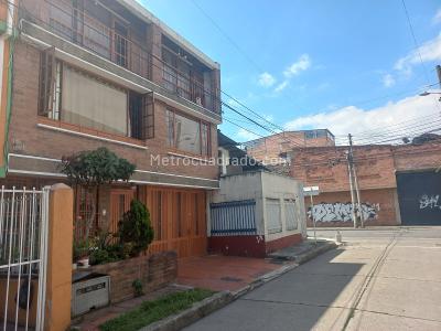 Casa de 5 alcobas en venta en Granada Norte, Bogotá, 391 m² · foto 5 de 20