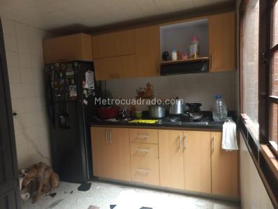 Casa de 5 alcobas en venta en Granada Norte, Bogotá, 391 m² · foto 9 de 20