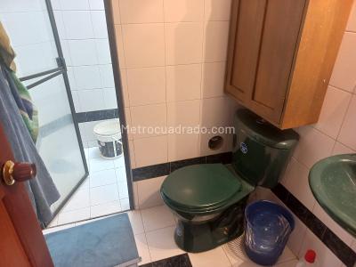 Casa de 5 alcobas en venta en Granada Norte, Bogotá, 391 m² · foto 18 de 20