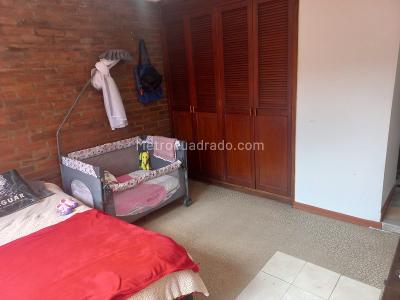 Casa de 5 alcobas en venta en Granada Norte, Bogotá, 391 m² · foto 19 de 20