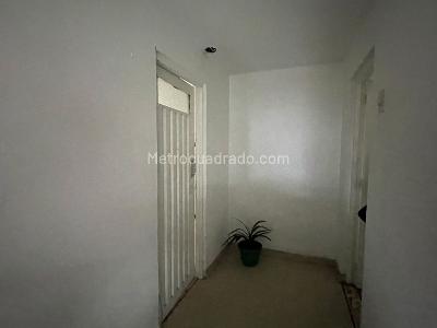 Casa de 5 alcobas en venta en El Recuerdo, Bogotá, 250 m² · foto 7 de 16
