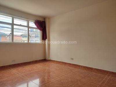 Casa de 5 alcobas en venta en Laureles Bosa, Bogotá, 108 m² · foto 2 de 20