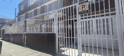Casa de 5 alcobas en venta en La Estanzuela, Bogotá, 386 m² · foto 3 de 20