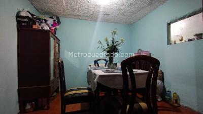 Casa de 5 alcobas en venta en Patio Bonito Ii Sector, Bogotá, 72 m² · foto 2 de 12