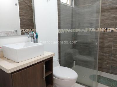 Casa de 4 alcobas en venta en Ricaurte, Girardot, 319 m² · foto 13 de 20