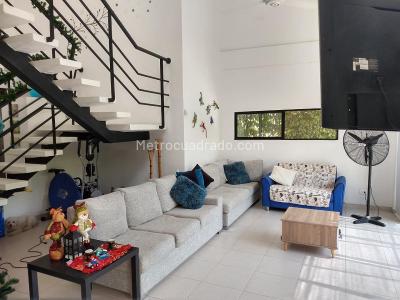 Casa de 4 alcobas en venta en Ricaurte, Girardot, 319 m² · foto 17 de 20