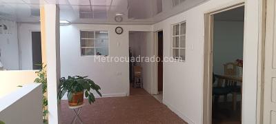 Casa de 5 alcobas en venta en La Laguna Fontibon, Bogotá, 280 m² · foto 3 de 18