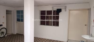 Casa de 5 alcobas en venta en La Laguna Fontibon, Bogotá, 280 m² · foto 4 de 18