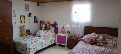 Casa de 5 alcobas en venta en La Laguna Fontibon, Bogotá, 280 m² · foto 5 de 18