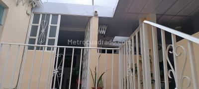 Casa de 5 alcobas en venta en La Laguna Fontibon, Bogotá, 280 m² · foto 16 de 18