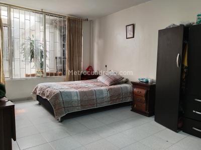 Casa de 5 alcobas en venta en Cedritos, Bogotá, 375 m² · foto 13 de 20