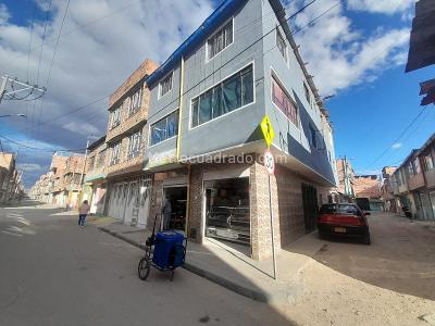 Casa de 5 alcobas en venta en La Esperanza, Bogotá, 234 m² · foto 2 de 11