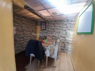 Casa de 5 alcobas en venta en La Esperanza, Bogotá, 234 m² · foto 3 de 11