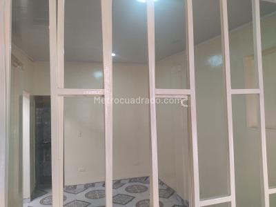 Casa de 5 alcobas en venta en Alamos Norte, Bogotá, 120 m² · foto 2 de 13