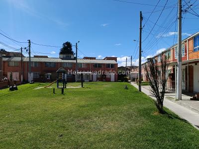 Casa de 3 alcobas en venta en Villa Italia Soacha, Soacha, 74 m² · foto 2 de 17