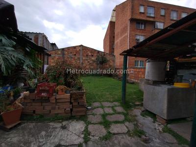 Casa de 5 alcobas en venta en Los Cerezos, Bogotá, 393 m² · foto 3 de 19