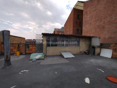 Casa de 5 alcobas en venta en Los Cerezos, Bogotá, 393 m² · foto 12 de 19