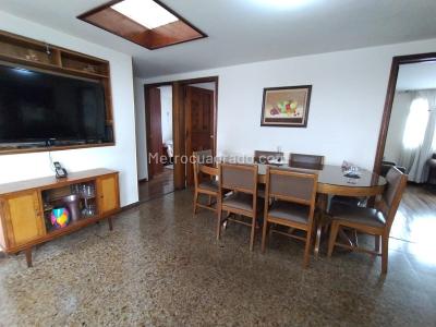 Casa de 5 alcobas en venta en Los Cerezos, Bogotá, 393 m² · foto 14 de 19