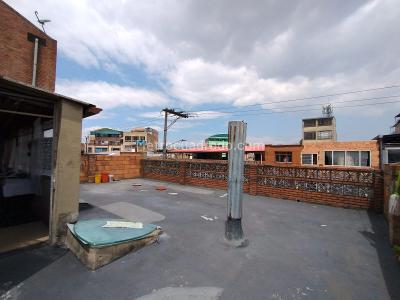 Casa de 5 alcobas en venta en Los Cerezos, Bogotá, 393 m² · foto 15 de 19