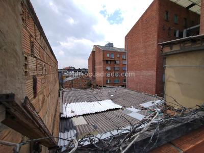 Casa de 5 alcobas en venta en Los Cerezos, Bogotá, 393 m² · foto 18 de 19