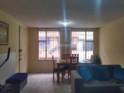 Casa de 5 alcobas en venta en Villa Emilia, Bogotá, 72 m² · foto 2 de 20