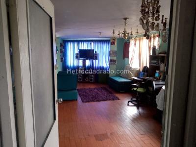 Casa de 5 alcobas en venta en La Giraldilla, Bogotá, 334 m² · foto 9 de 16