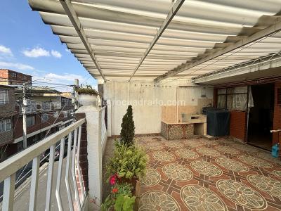 Casa de 5 alcobas en venta en Santa Lucia, Bogotá, 255 m² · foto 3 de 18