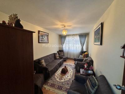 Casa de 5 alcobas en venta en Santa Lucia, Bogotá, 255 m² · foto 5 de 18
