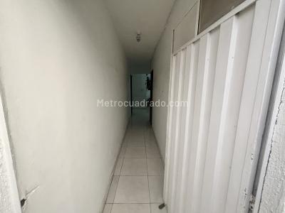 Casa de 5 alcobas en venta en Santa Lucia, Bogotá, 255 m² · foto 8 de 18