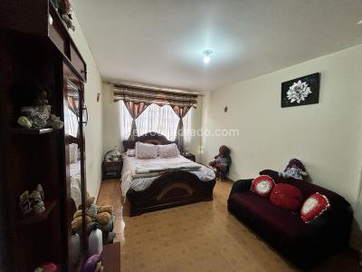 Casa de 5 alcobas en venta en Santa Lucia, Bogotá, 255 m² · foto 12 de 18