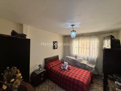 Casa de 5 alcobas en venta en Santa Lucia, Bogotá, 255 m² · foto 14 de 18