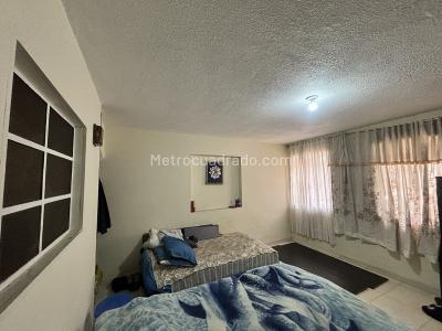 Casa de 5 alcobas en venta en Santa Lucia, Bogotá, 255 m² · foto 18 de 18