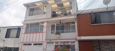 Casa de 5 alcobas en venta en Marsella, Bogotá, 328 m² · foto 2 de 20