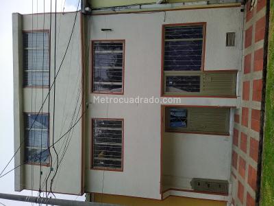 Casa de 5 alcobas en venta en Kennedy, Bogotá, 72 m² · foto 2 de 10
