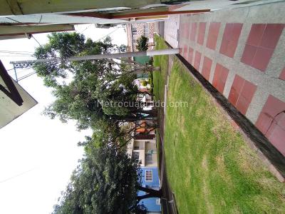 Casa de 5 alcobas en venta en Kennedy, Bogotá, 72 m² · foto 3 de 10