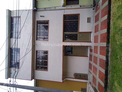Casa de 5 alcobas en venta en Kennedy, Bogotá, 72 m² · foto 5 de 10