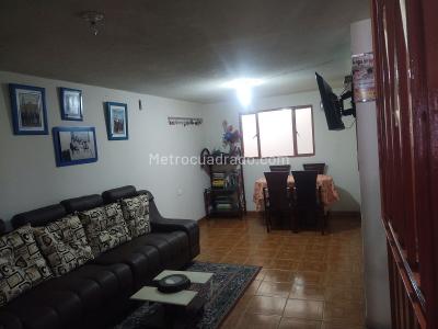 Casa de 5 alcobas en venta en El Dorado Mosquera, Mosquera, 72 m² · foto 3 de 9